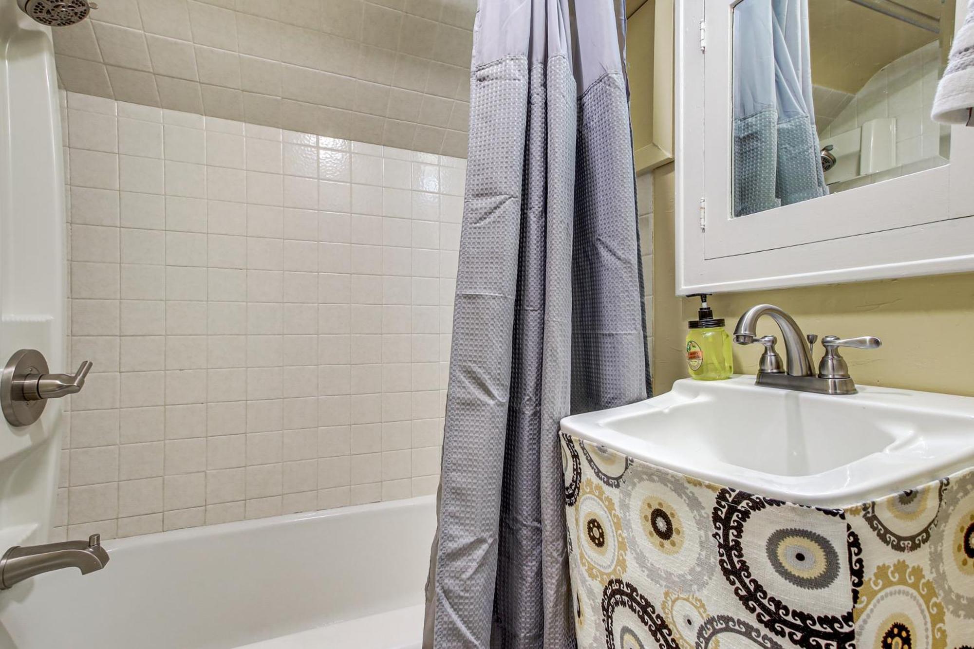 Lavish House With Patio - 2 Blocks To Green Lake! Ngoại thất bức ảnh